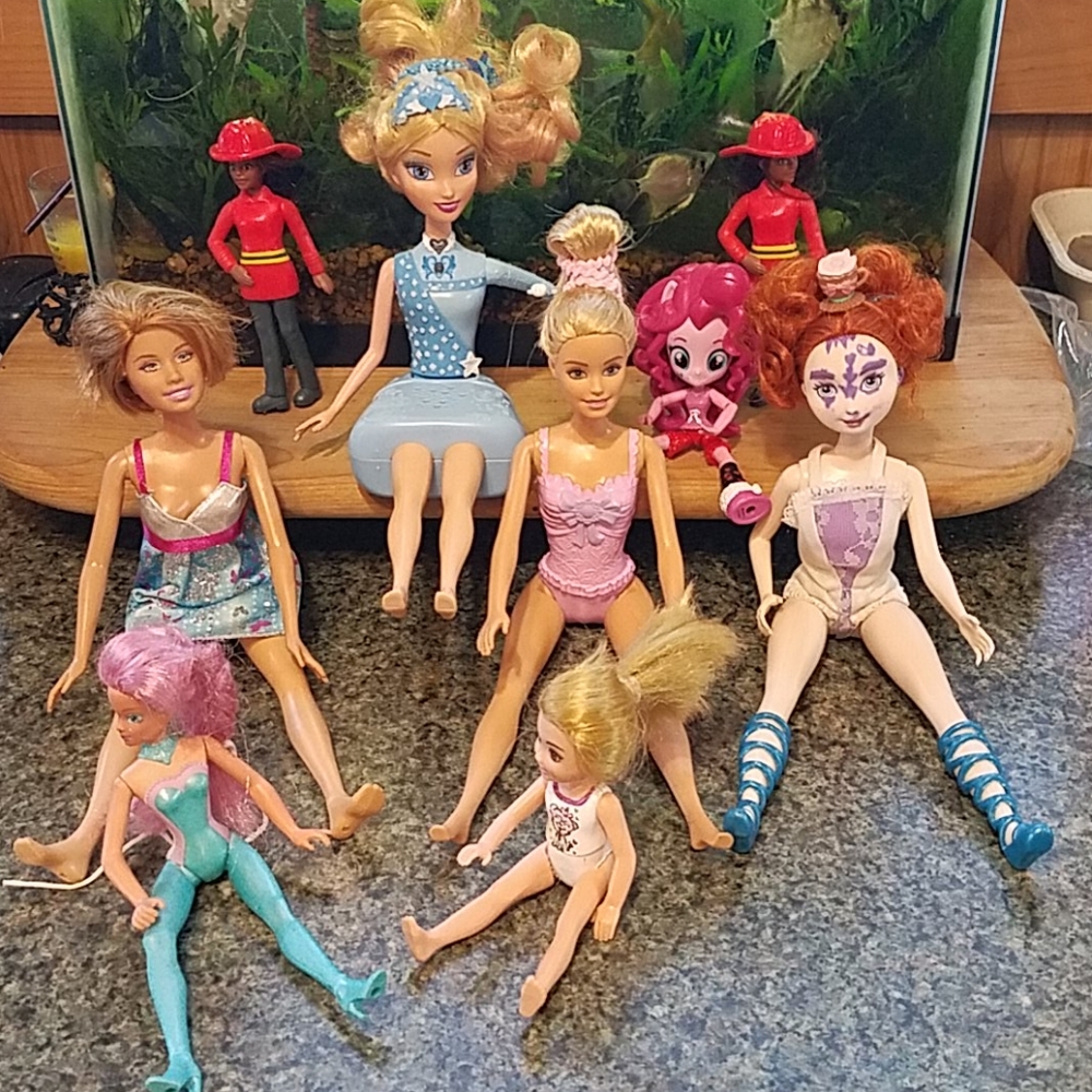 Mixed 9 Doll Lot,